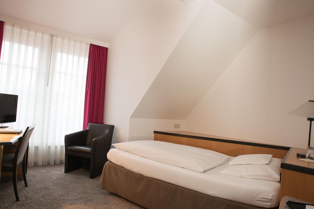 Hotel Schere Northeim Bagian luar foto
