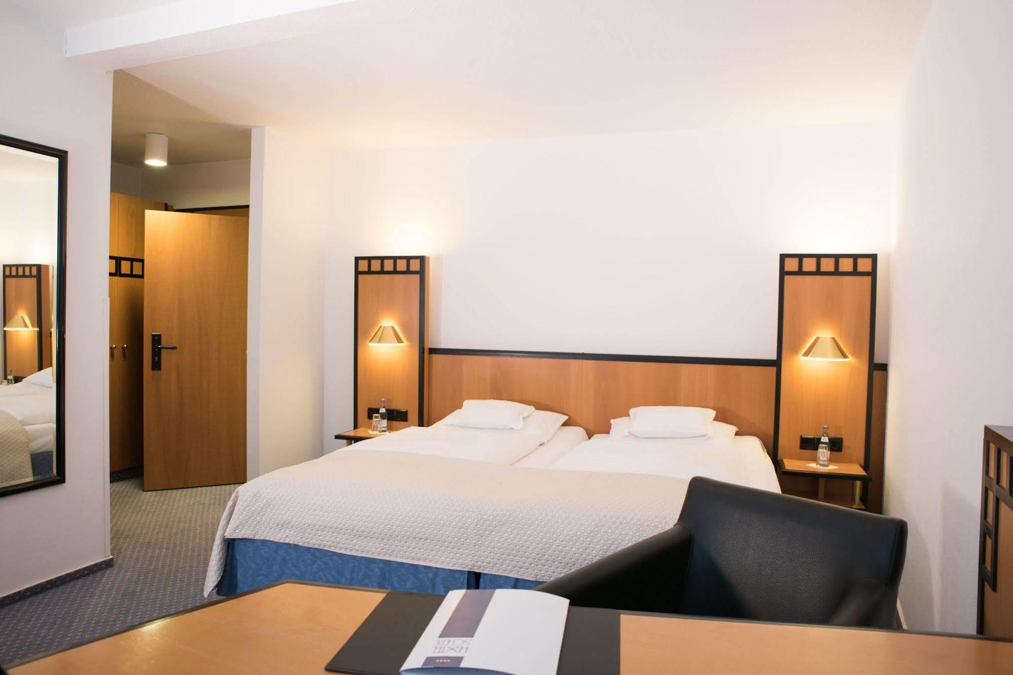 Hotel Schere Northeim Bagian luar foto
